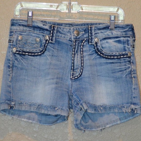 Sz 27 Miss Me Embroidered Boyfriend Blue Jean Shorts JPB1026SH - Picture 2 of 14